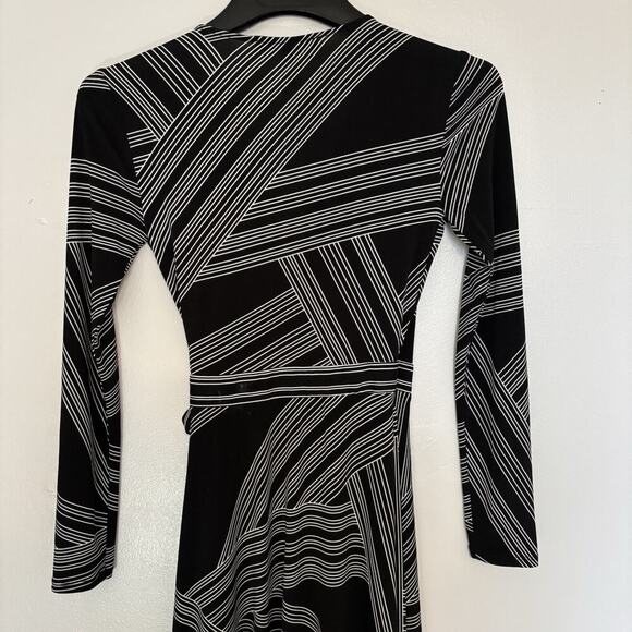 BCBG Max Azria Wrap Dress Black White Geometric Striped XXS Handkerchief Hem - Picture 5 of 9